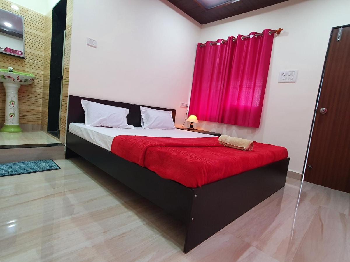 Serina House Mālvan Buitenkant foto