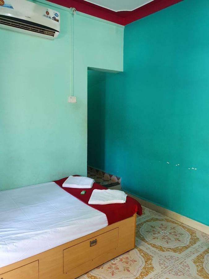 Serina House Mālvan Buitenkant foto